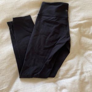 Winder Under Mid-Rise Leggings